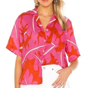 Birds of Paradis by Trovata Margot Short Sleeve Camp Shirt in a Pink Palm Print